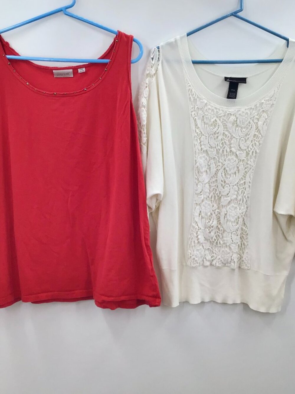 2 Cute Women's Sz 26/28 Summer Tops Knit Studded Red Ivory Lace Beachy Romantic